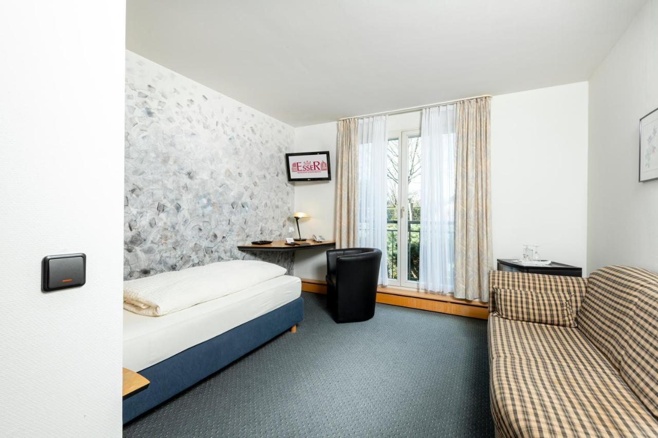 Hotel Restaurant Esser Wegberg Bagian luar foto