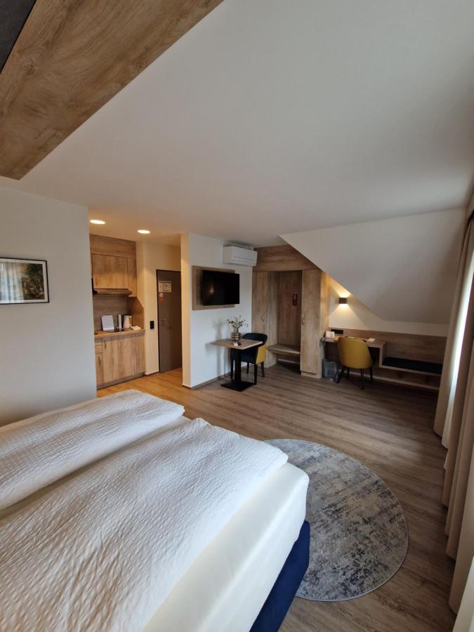 Hotel Restaurant Esser Wegberg Bagian luar foto