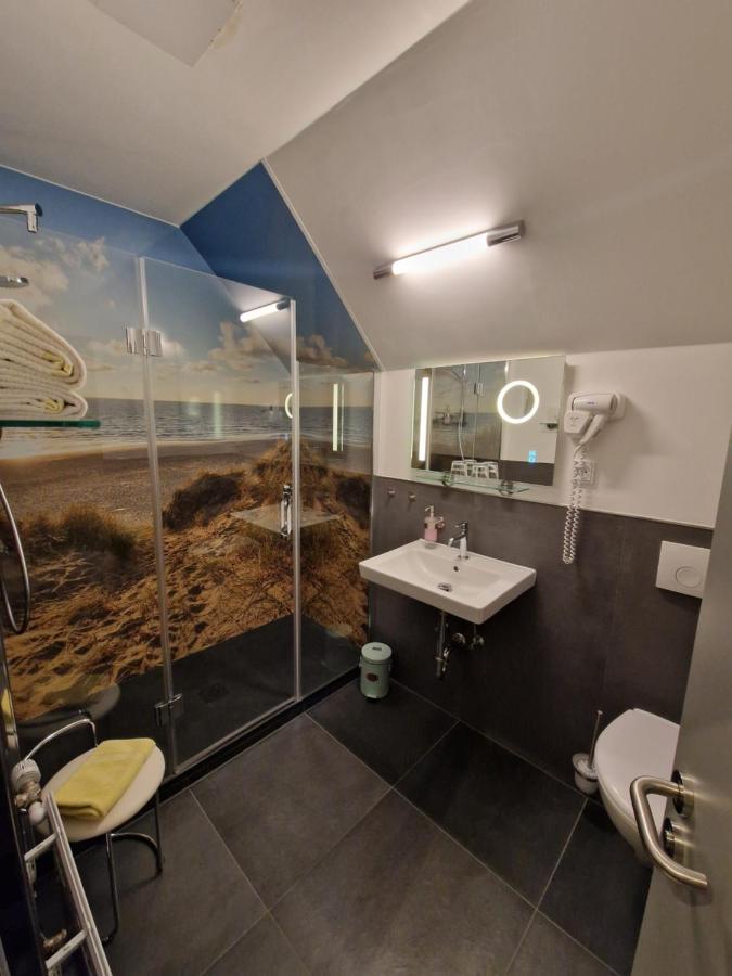 Hotel Restaurant Esser Wegberg Bagian luar foto