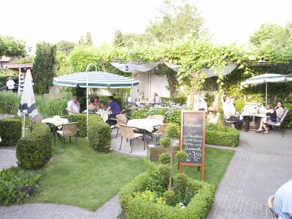 Hotel Restaurant Esser Wegberg Bagian luar foto