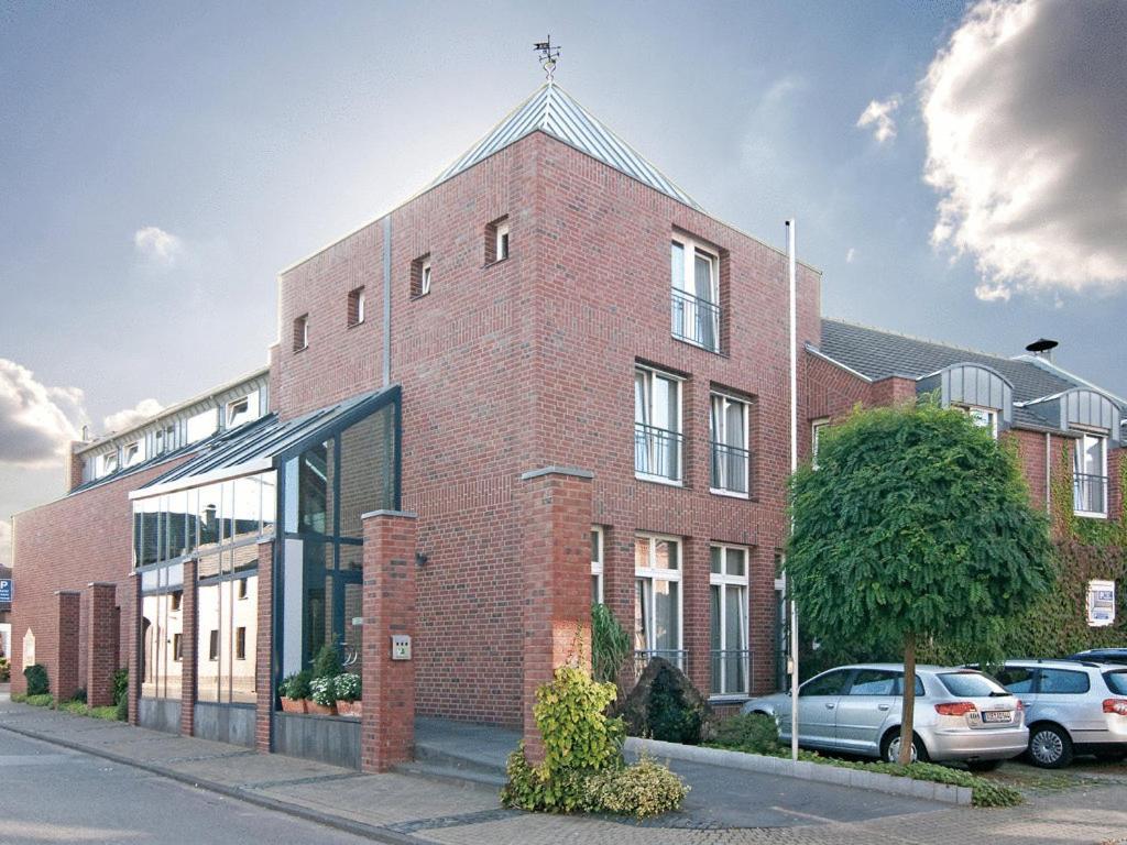 Hotel Restaurant Esser Wegberg Bagian luar foto