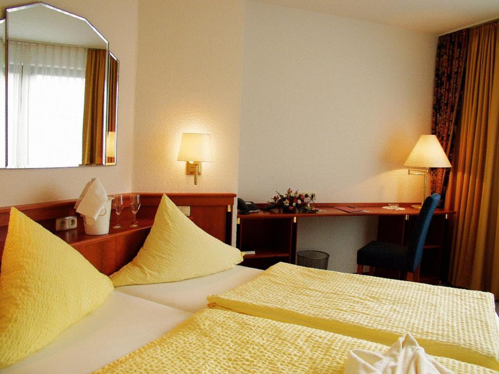 Hotel Restaurant Esser Wegberg Bagian luar foto